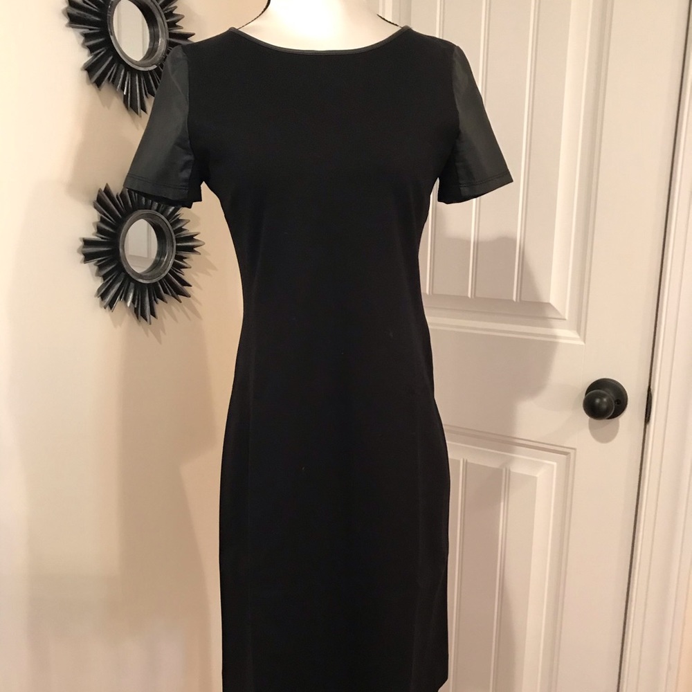 Ann Taylor Brand Black Dress w Faux Leather size 4